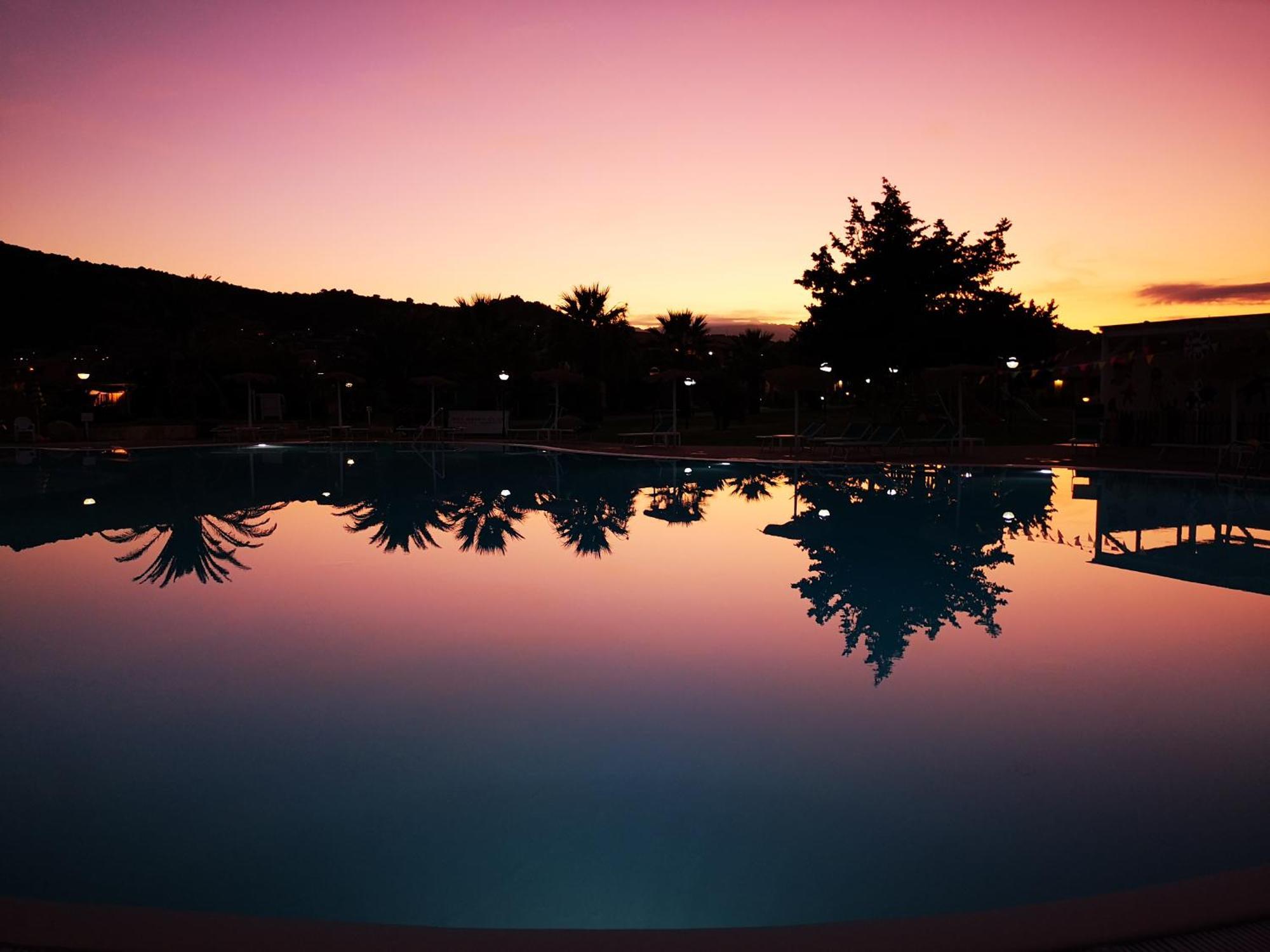 Rey Beach Club Monte Nai Buitenkant foto