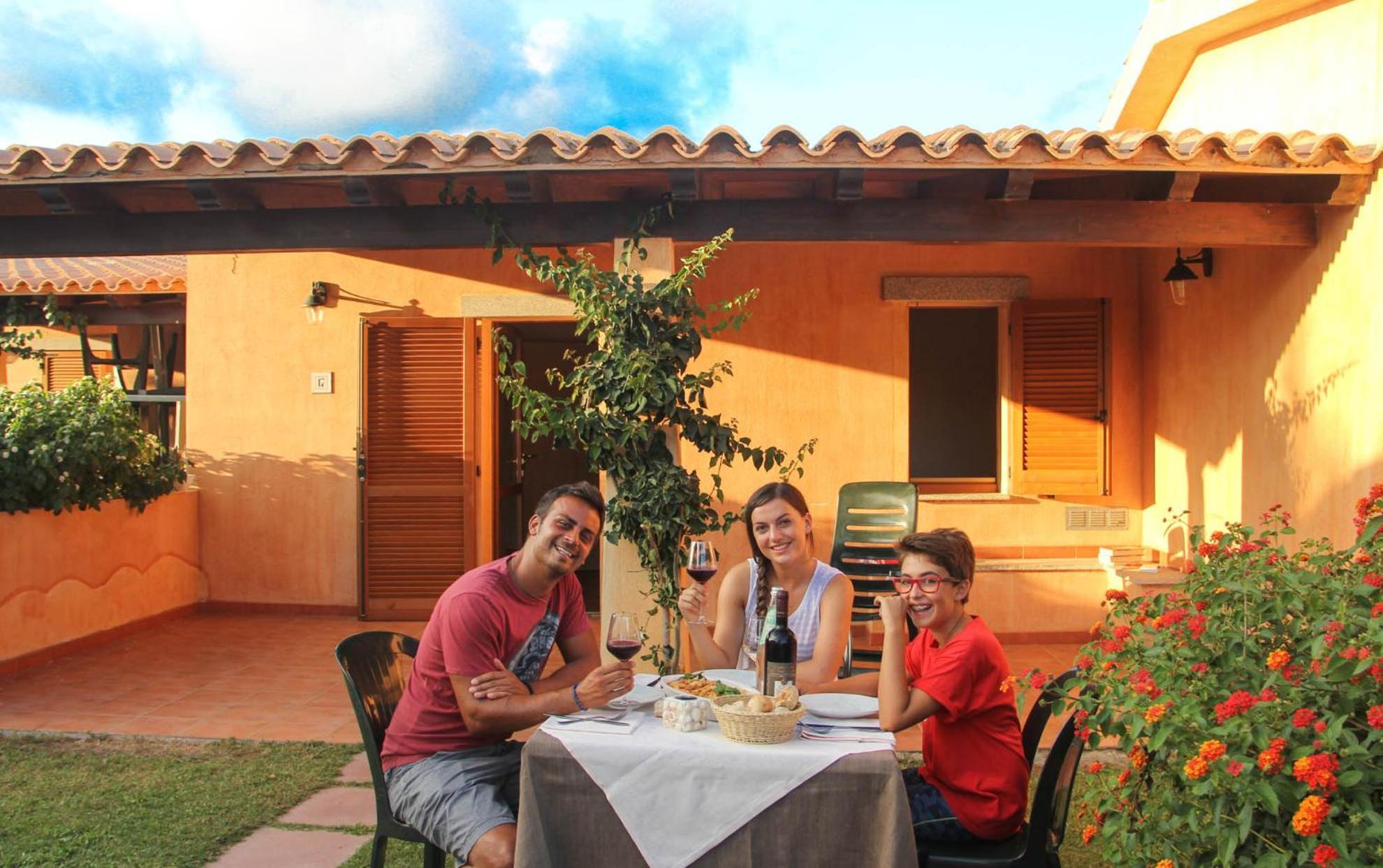 Rey Beach Club Monte Nai Buitenkant foto