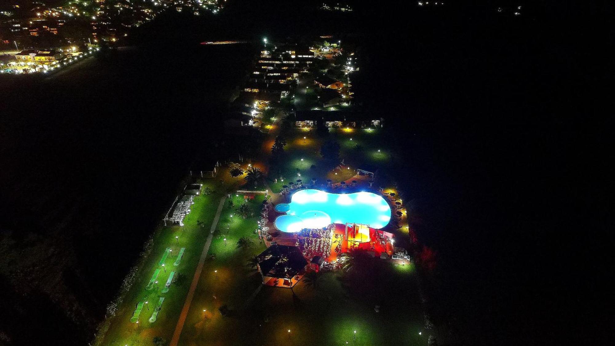 Rey Beach Club Monte Nai Buitenkant foto