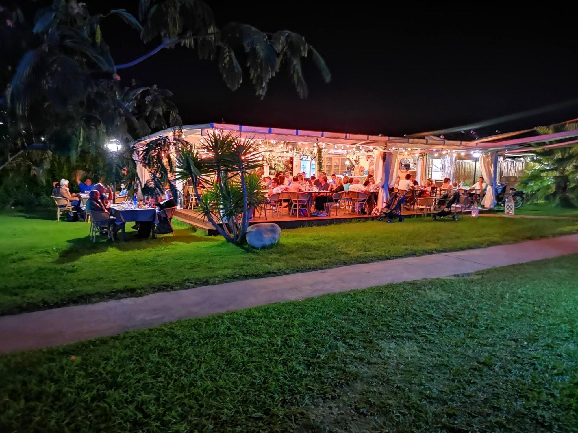 Rey Beach Club Monte Nai Buitenkant foto
