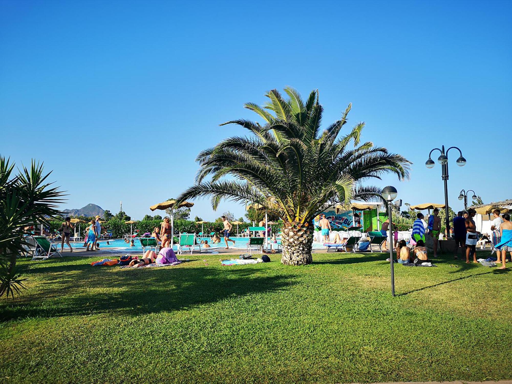 Rey Beach Club Monte Nai Buitenkant foto