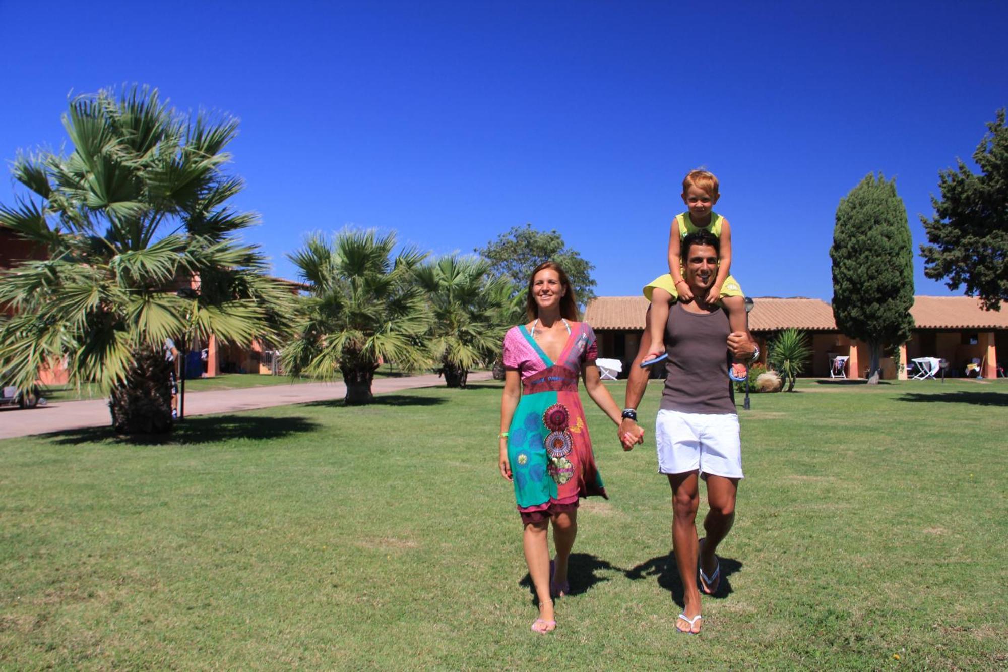 Rey Beach Club Monte Nai Buitenkant foto