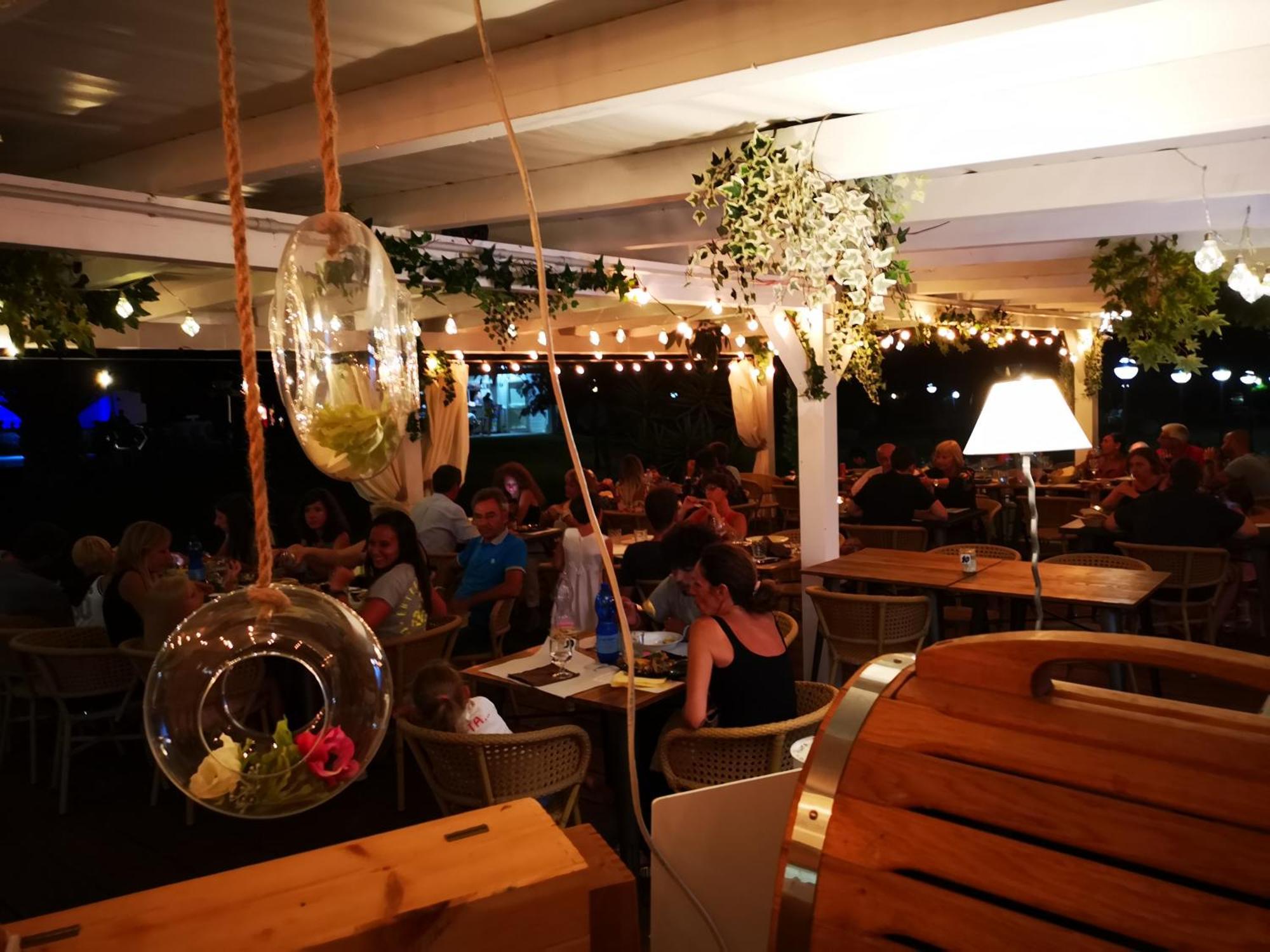 Rey Beach Club Monte Nai Buitenkant foto