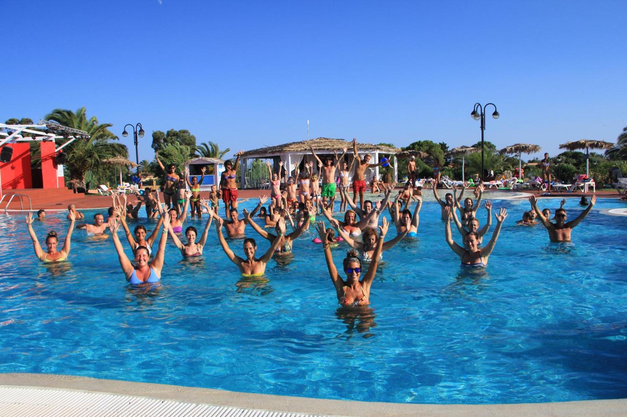 Rey Beach Club Monte Nai Buitenkant foto