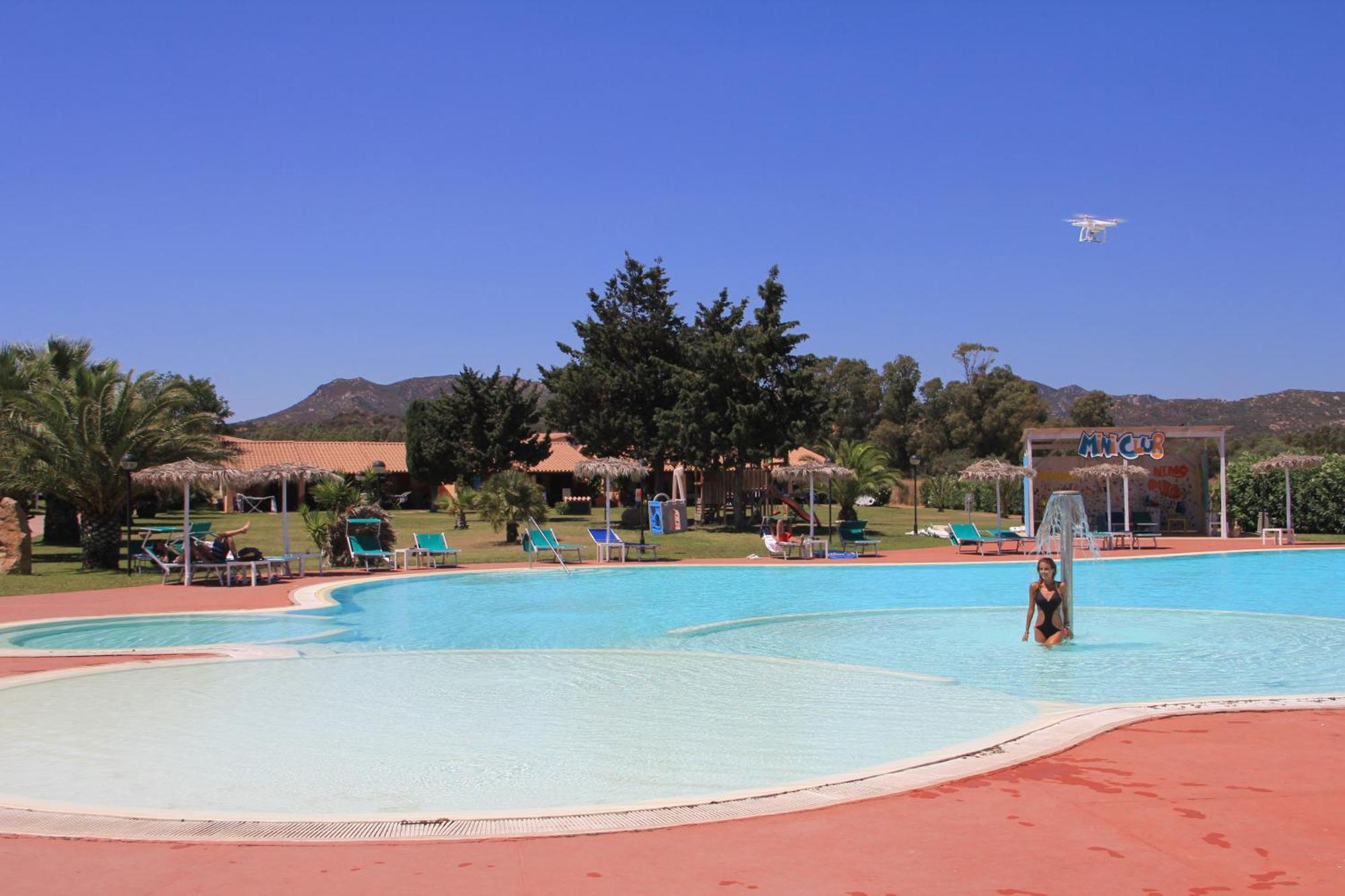 Rey Beach Club Monte Nai Buitenkant foto